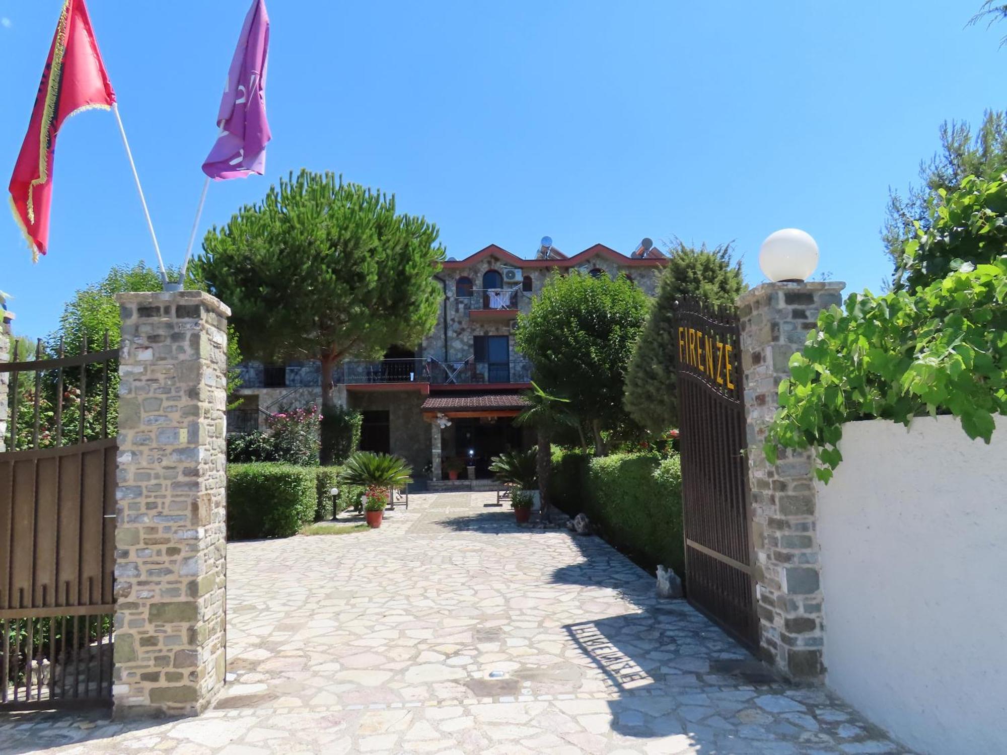 Hotel Firenze Tale Bagian luar foto